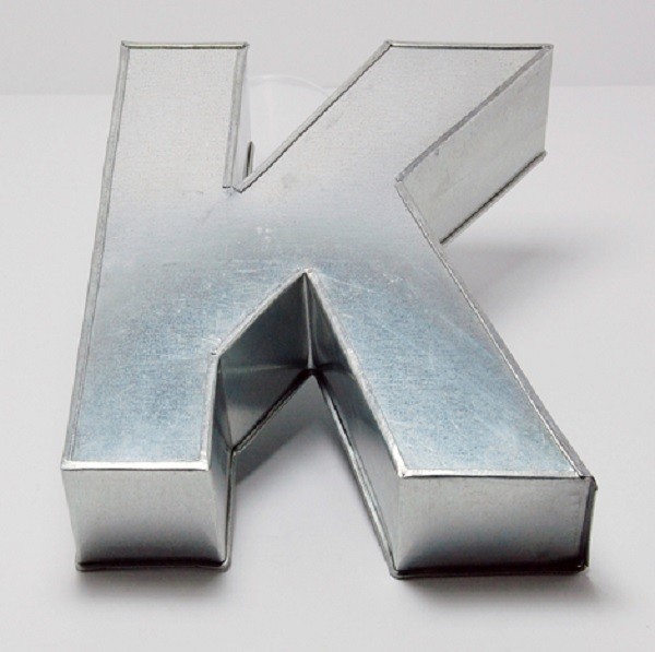 Backform Buchstabe "K", ca. 25,5 x 20,5 x 6,5 cm