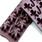 Preview: Silikomart Silikonform für Schokolade "Gingerbread man & Zuckerstange"