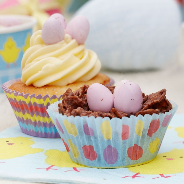 100 Muffinförmchen "Happy Easter" für Cupcakes