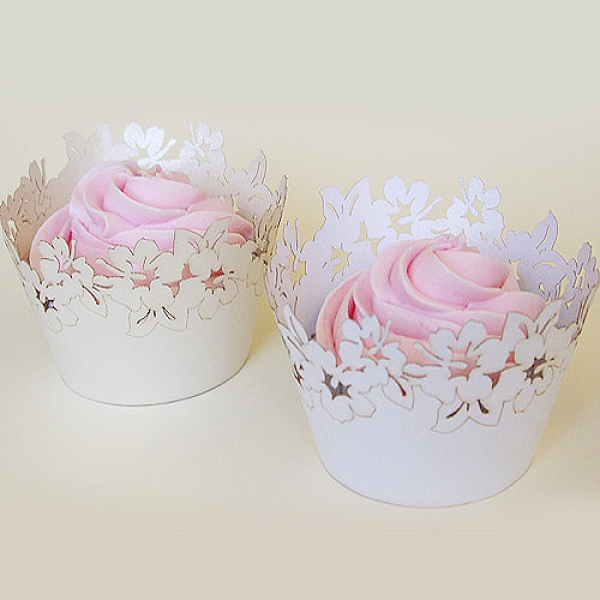 Cupcakes-Wrapper "weiße Blumen", 12 Stk