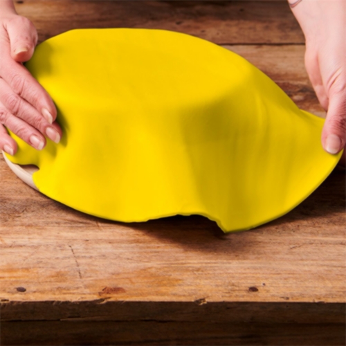 Fertige Fondantdecke, Gelb, 430 g für Torten bis 26 cm