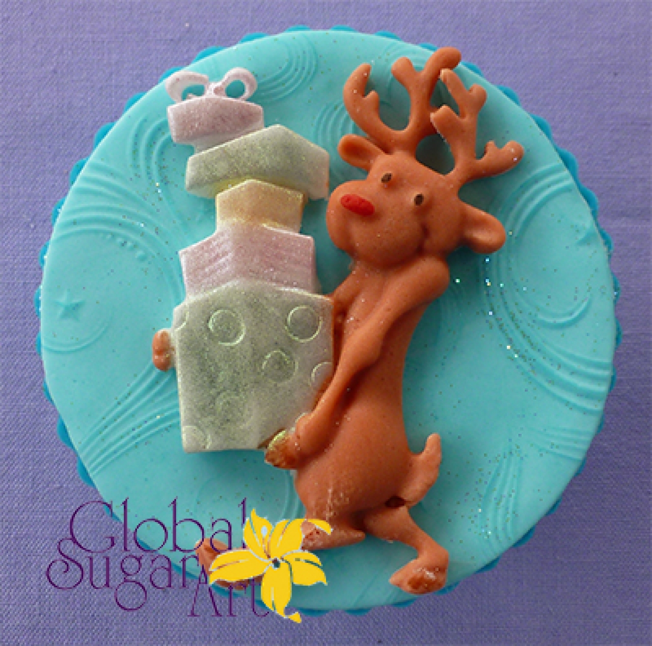 Global Sugar Art "Rentier mit Geschenke", 6,2 x 4,2 cm